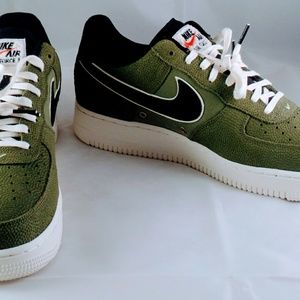 Nike Air Force 1 '07 LV8 Green Shoes